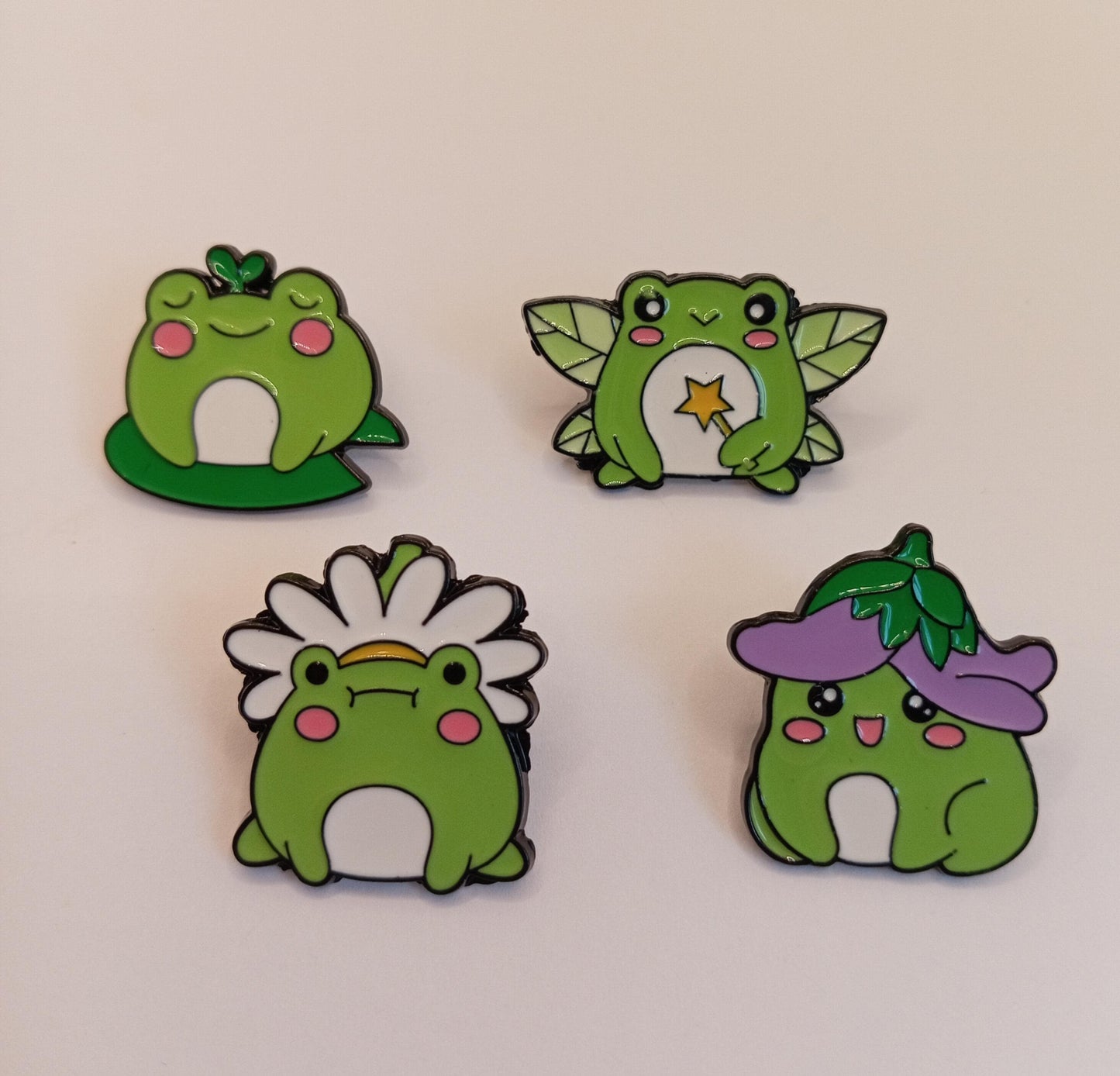 Cute Frog Pin Badge - Adorable Frogs Cartoon Enamel Pin Badge